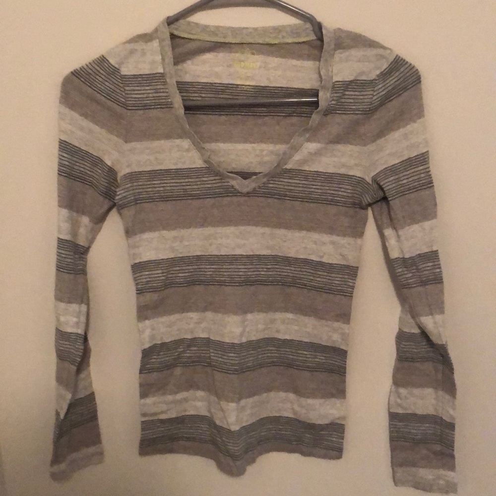 Old navy grey striped v neck tee